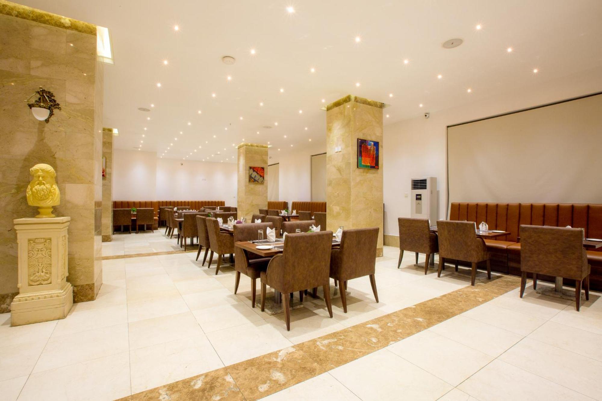 Johnwood Hotel By Bolton Abudża Zewnętrze zdjęcie